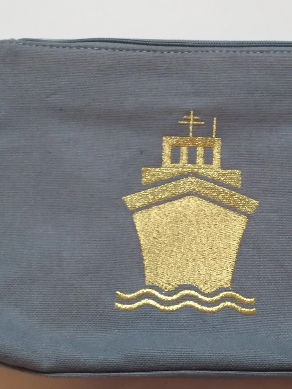 NWOT Spartina 449 Blue and Gold Cosmetic Case
